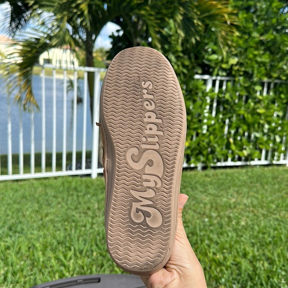 MY SLIPPERS BY MY PILLOW MOCCASIN STYLE SUEDE LEATHER SLIPPERS SIZE 9 - Picture 7 of 8